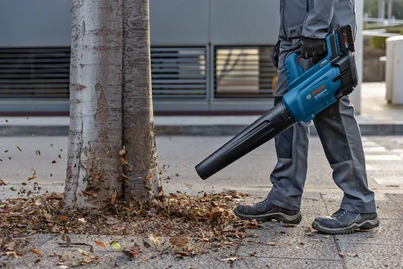 Bosch AkkuLaubblaeser GBL 18V750 solo Karton Kat C