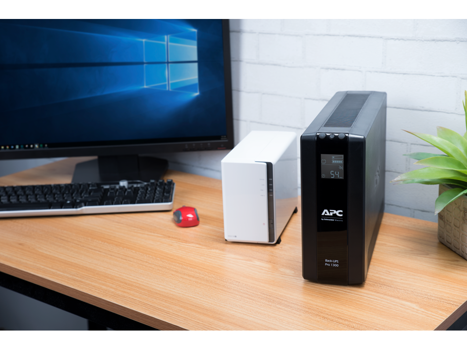 APC BackUPS Pro BR1300MI UPS AC 230V 780Watt 1300VA USB output connectors 8 Black