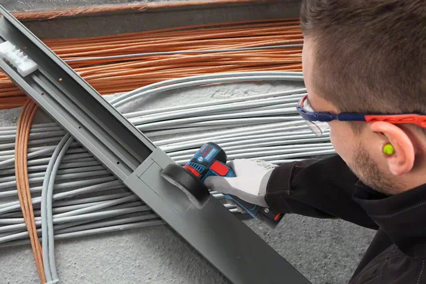 BOSCH Professional GWS 12V76 AkkuWinkelschleiferSet 12,0 V, mit 2 Akkus