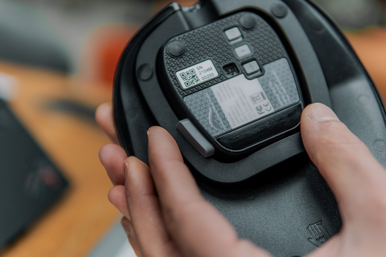 BakkerElkhuizen HandShoeMouse Shift Medium Wireless Maus ergonomisch