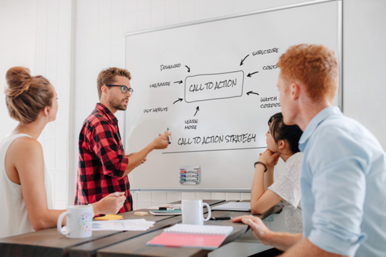AKTION: Legamaster Whiteboard PREMIUM PLUS 90,0 x 60,0 cm weiss emaillierter Stahl + GRATIS 4 Boardmarker TZ 100 farbsortiert