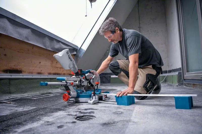 BOSCH Professional GCM 18V216 D AkkuKappsaegeSet 18,0 V, ohne Akku