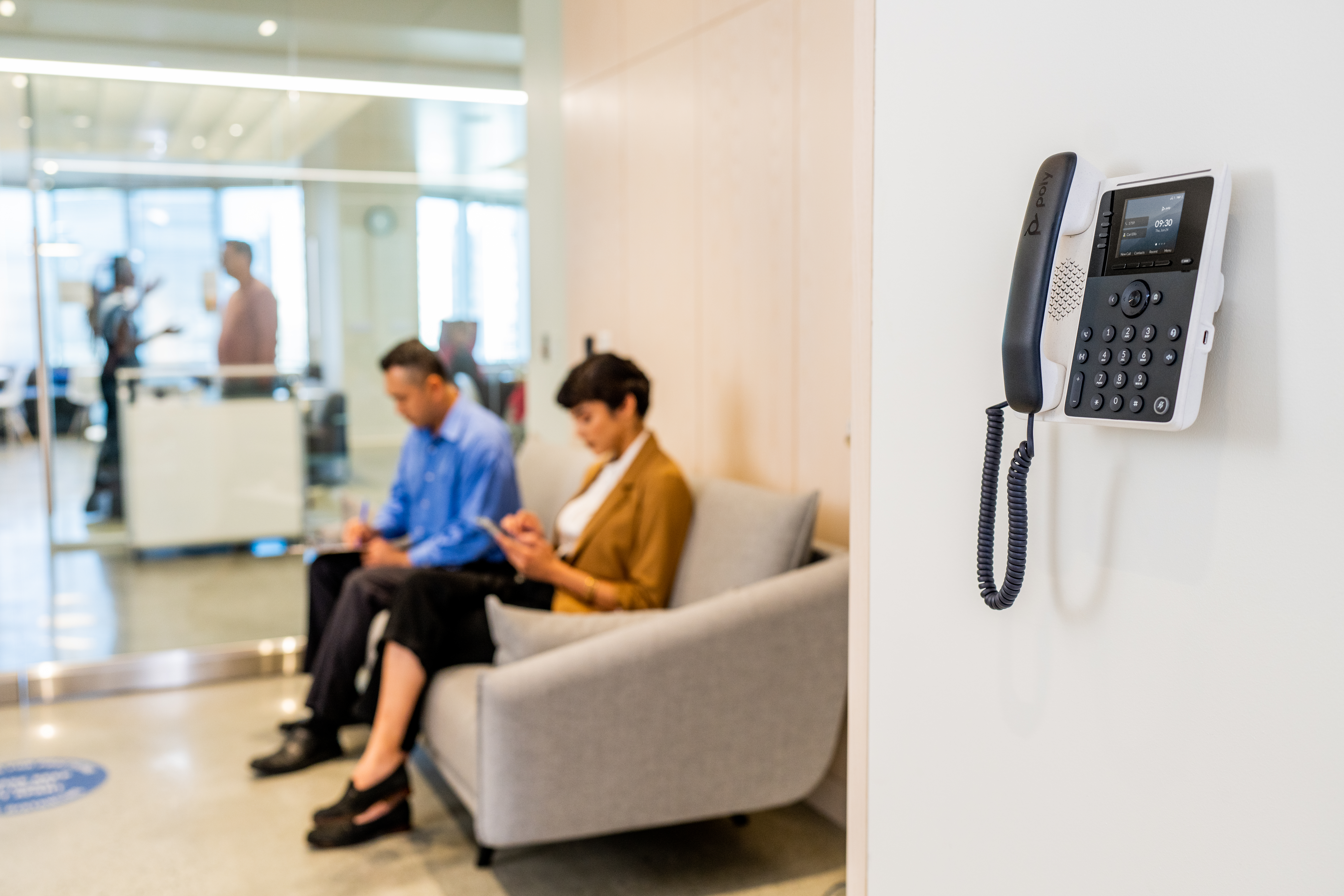 Poly Edge E100 VoIP-Telefon Rufnummernanzeige