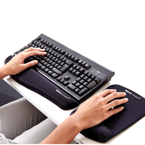 Fellowes Mousepad mit Handgelenkauflage PlushTouch schwarz