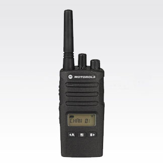 MOTOROLA XT460 HFG PMR446 IP55 mit Display best aus Funkgeraet Holster mit Guertelclip LiIonAkku 2200mAh 230V Ladegeraet