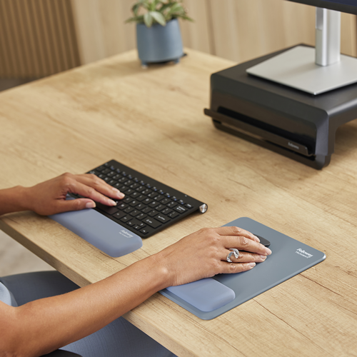 Fellowes Breyta Tastatur-Handgelenkauflage 6x32cm Blau