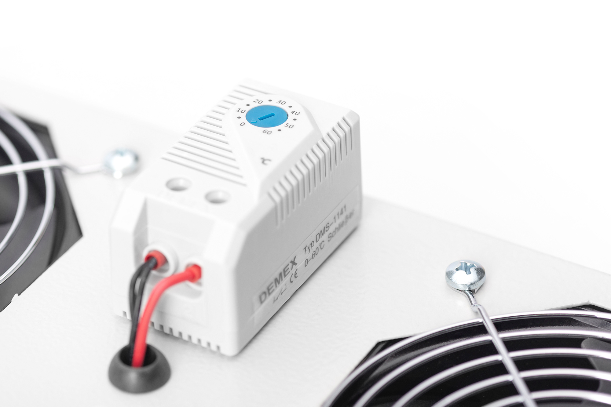 DIGITUS Dachlueftereinheit Wandgehaeuse Thermostat Grau