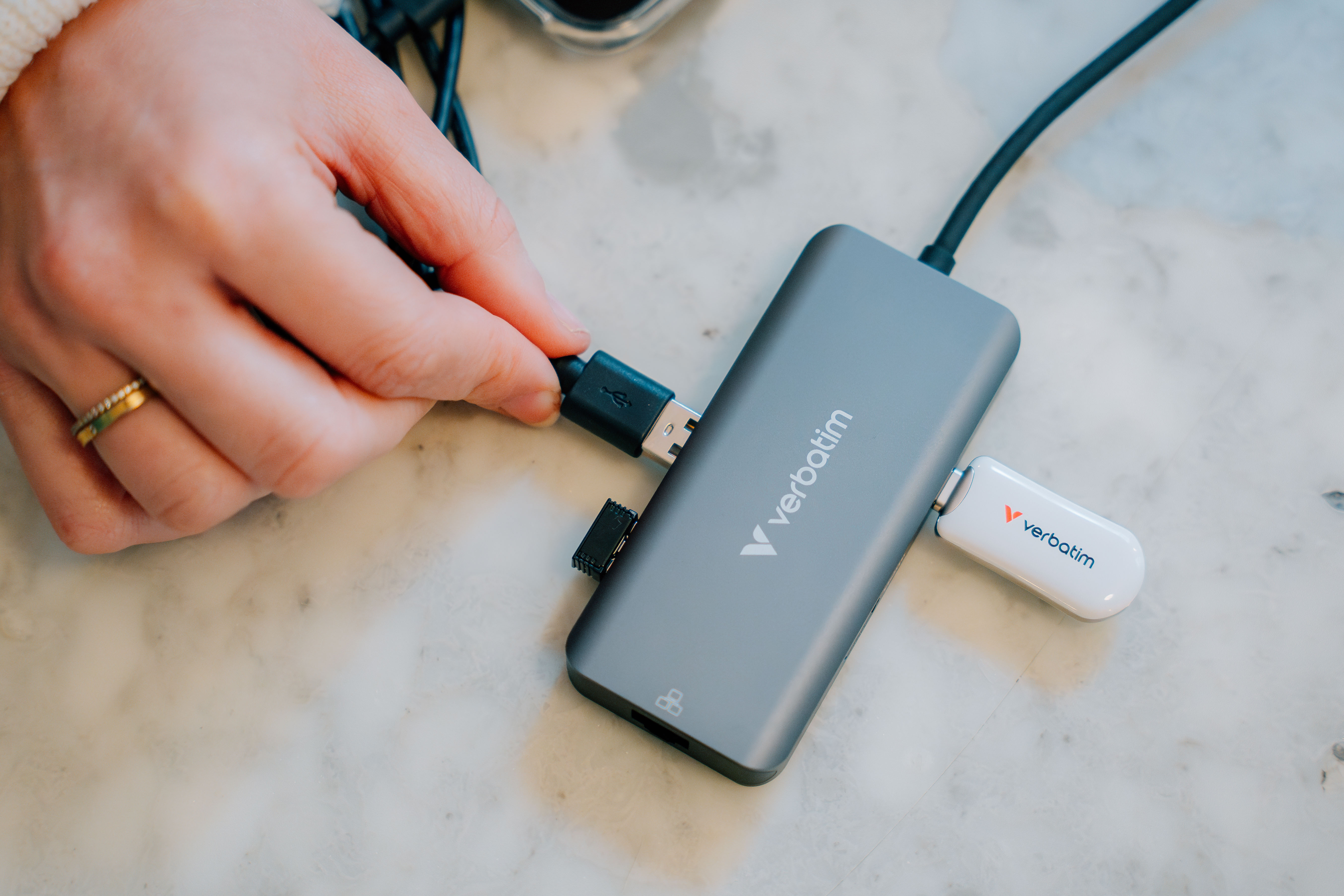 Verbatim Essentials Multiport Hub 6-Port USB-C RJ45