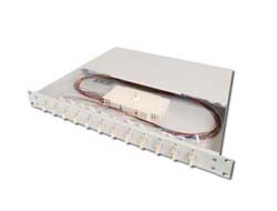 Spleissbox 1U Equipped 24xLC duplexM25 Schraube OM3 Adapter
