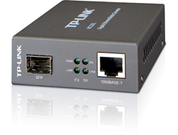 TP-LINK MC220L MediaConverter 10/100/1000mbps RJ45 to 1000mbps SFP Slot Supporting MiniGBIC Modules 1× Gbit SFP 1× Gbit RJ45