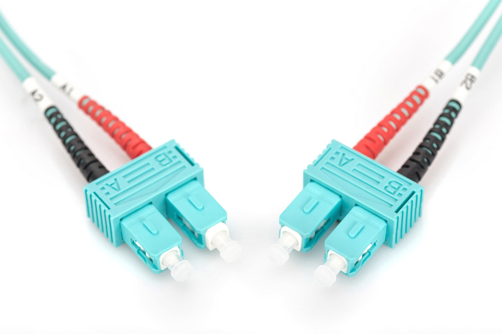 DIGITUS LWL Patchkabel SC zu SC Multimode 50/125 m Duplex Laenge 2m Klasse OM3