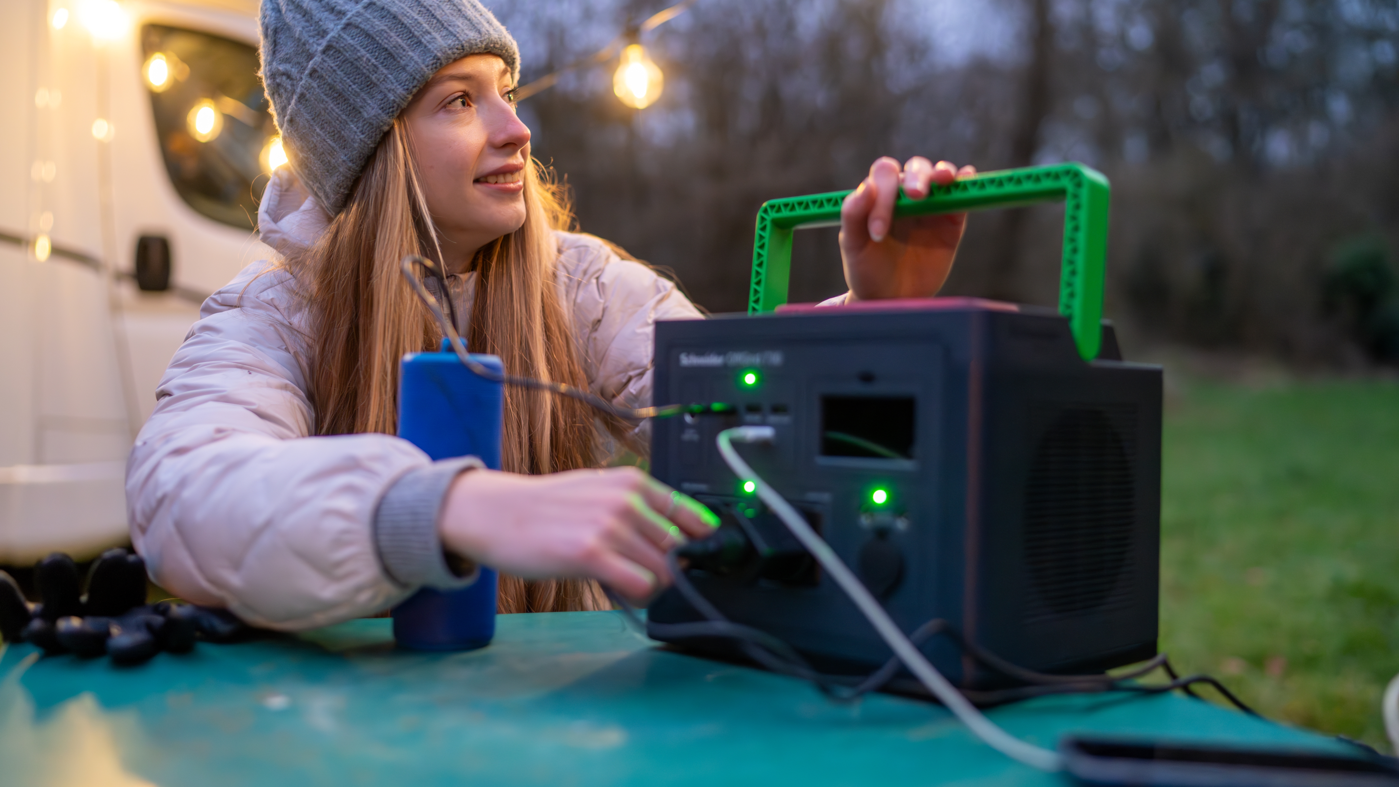 APC OffGrid 330 LCD Lithium‑Ionen