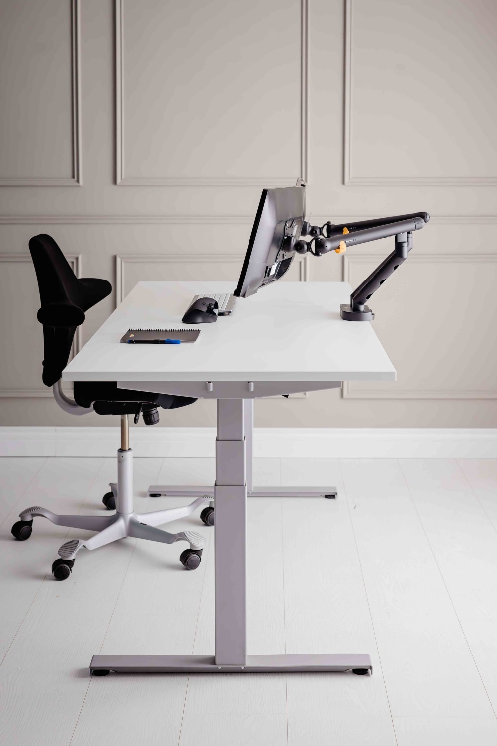 BNEBFDDG BAKKER BE Flexible Monitorarm