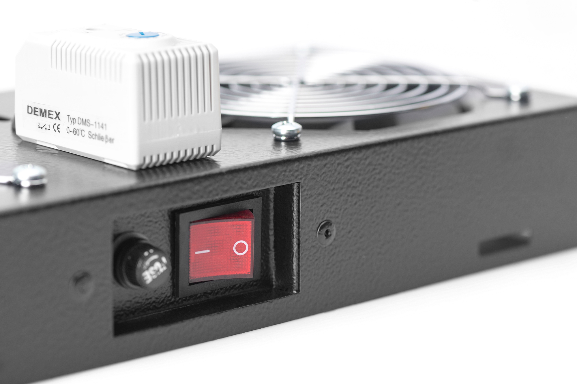 DIGITUS Dachlueftereinheit Wandgehaeuse Thermostat Schwarz