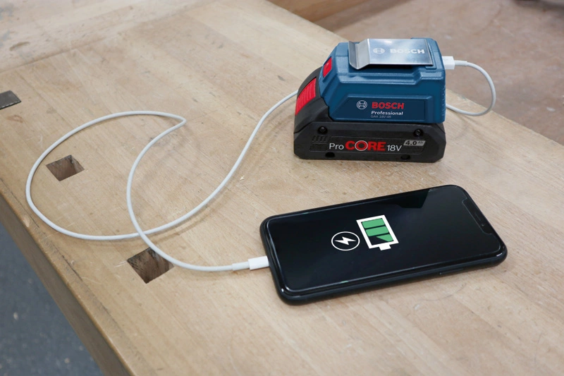 BOSCH Professional GAA 18V48 USBAkkuLadegeraet