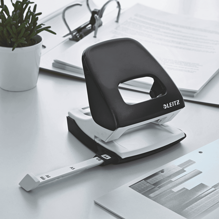 LEITZ Locher NeXXt 5008 WOW schwarzmetallic, 1 St