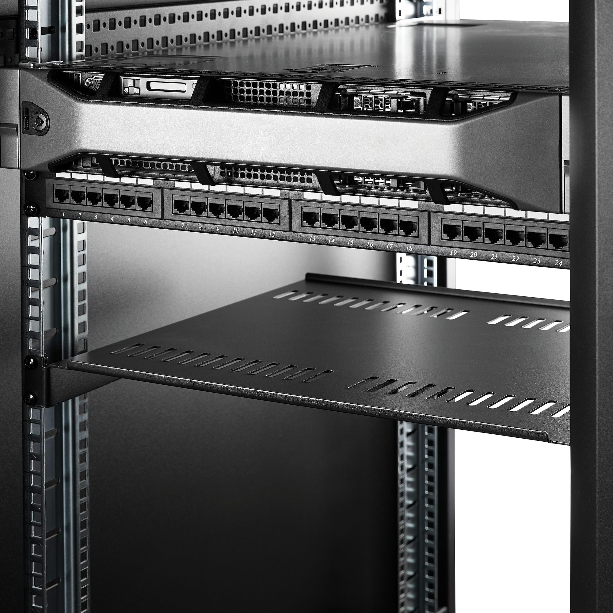 StarTech.com 1U Rack Shelf Belüftet Stahl Schwarz