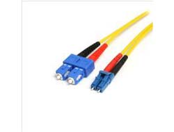 STARTECH.COM 4m Singlemode 9/125 Duplex LSZH LC auf SC OS1 LWL / Glasfaser-Netzwerkkabel - Gelb
