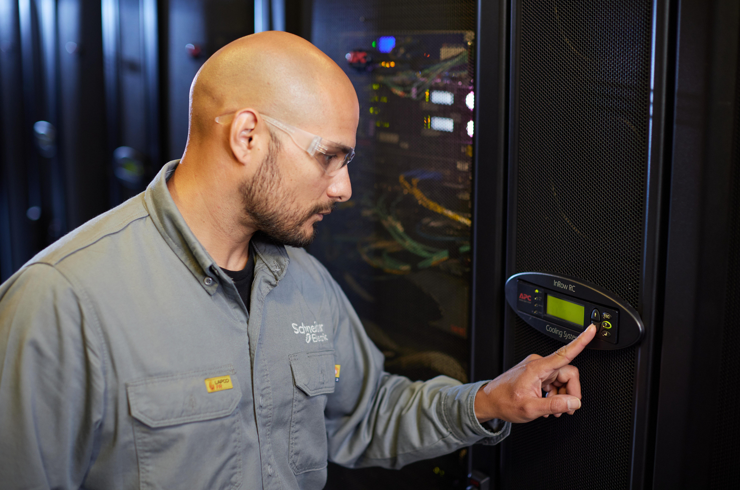 2 Jahre Onsite Garantieerweiterung fuer Symmetra PX 96kW mit PDU/XR