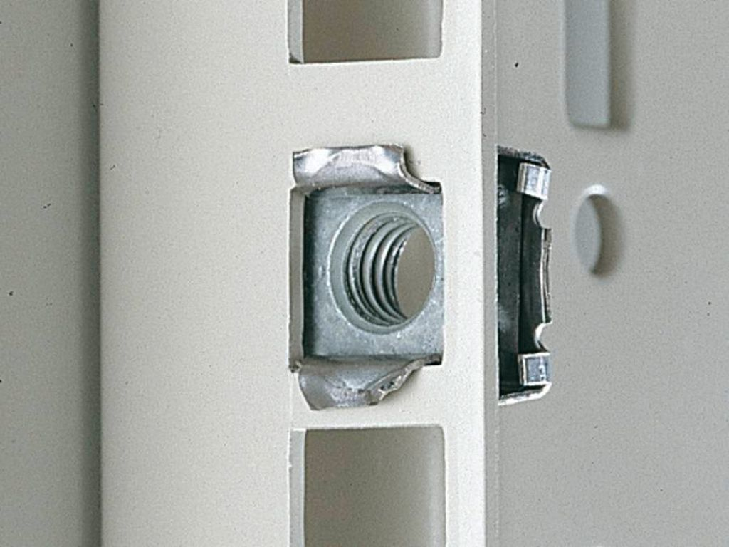 Rittal Käfigmutter M5 mit Kontaktierung PK=50Stck Rittal Käfigmutter M5 mit Kontaktierung PK=50Stck
