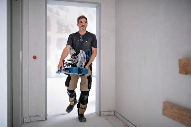 BOSCH Professional GCM 18V216 D AkkuKappsaegeSet 18,0 V, ohne Akku