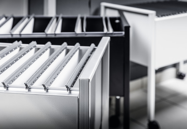 DURABLE Haengemappenwagen Laengs-Registratur schwarz fuer bis zu 80 Haengemappen