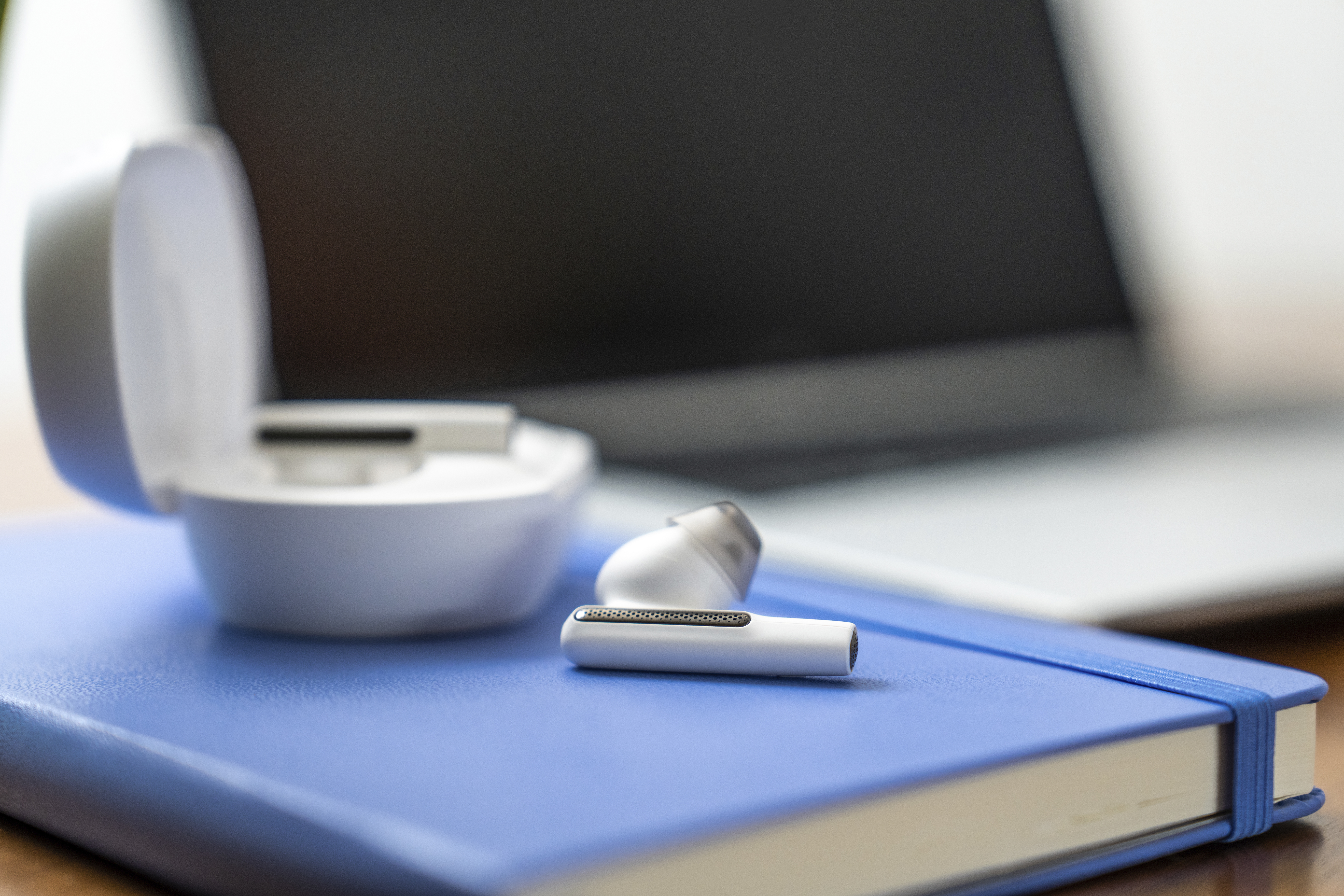 HP Poly Voyager Free 6060 White Earbuds 2 Pieces