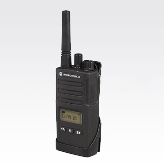 MOTOROLA XT460 HFG PMR446 IP55 mit Display best aus Funkgeraet Holster mit Guertelclip LiIonAkku 2200mAh 230V Ladegeraet