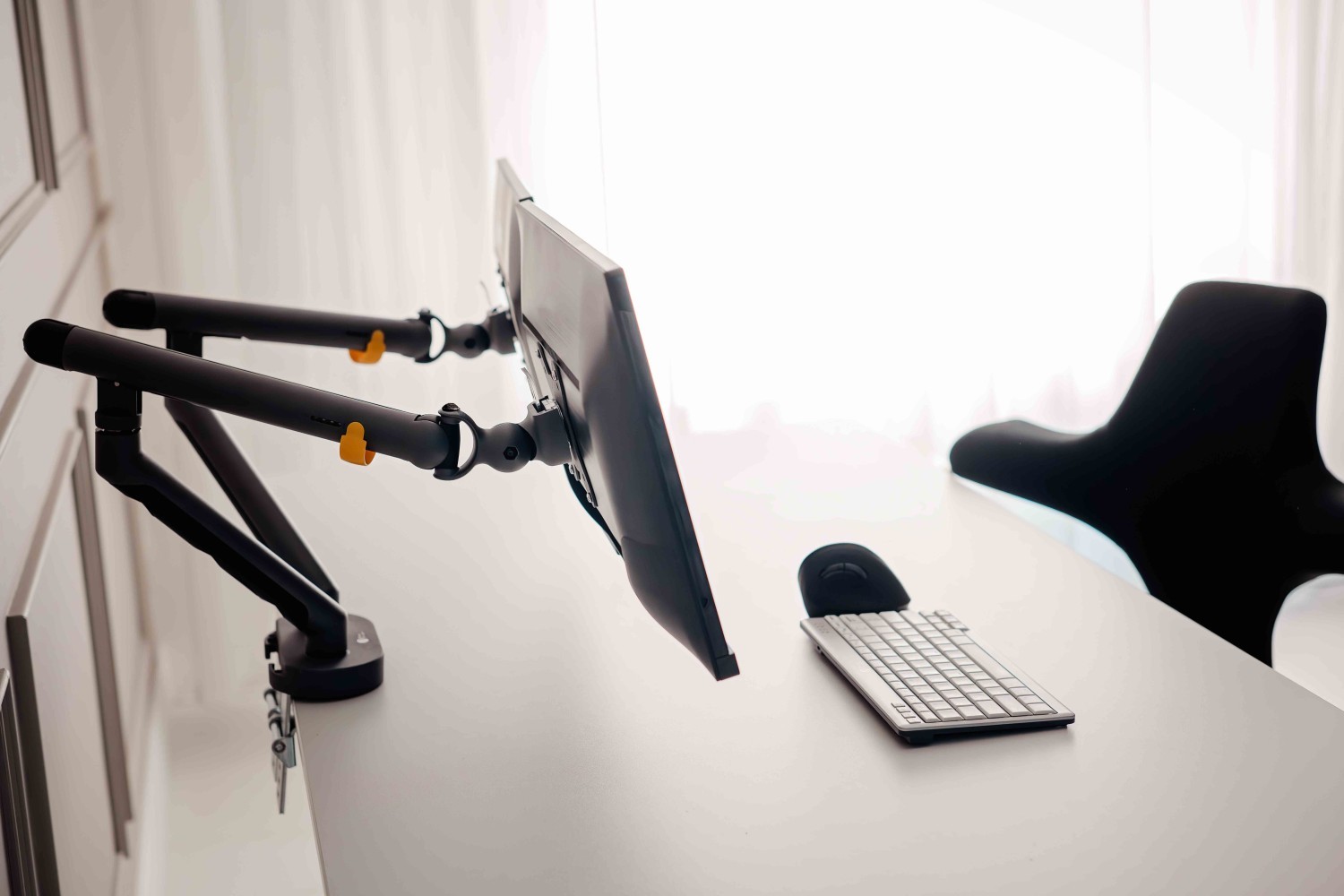 BNEBFDDG BAKKER BE Flexible Monitorarm