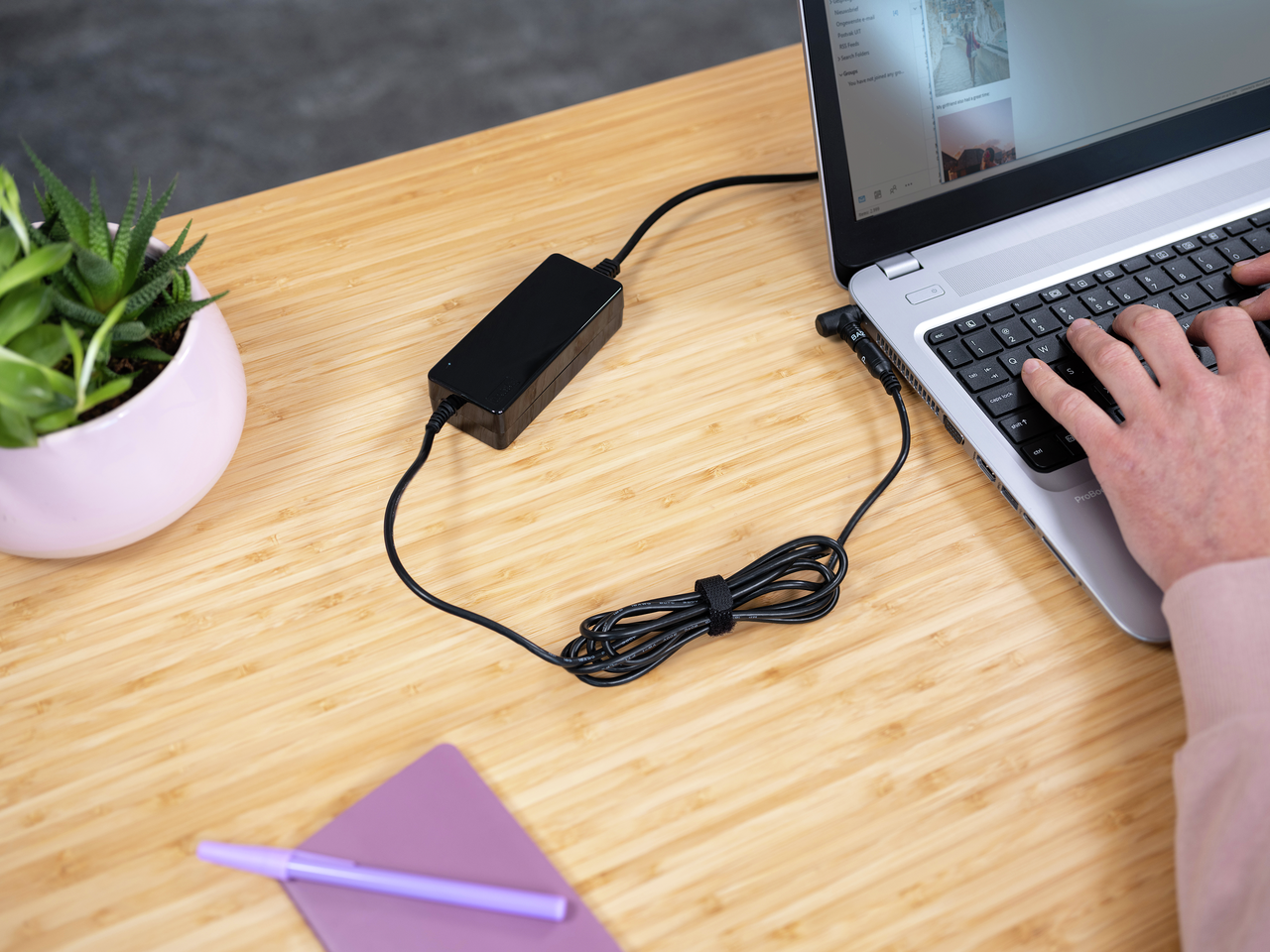 21904 TRUST PRIMO USB LADEGERAET 19V