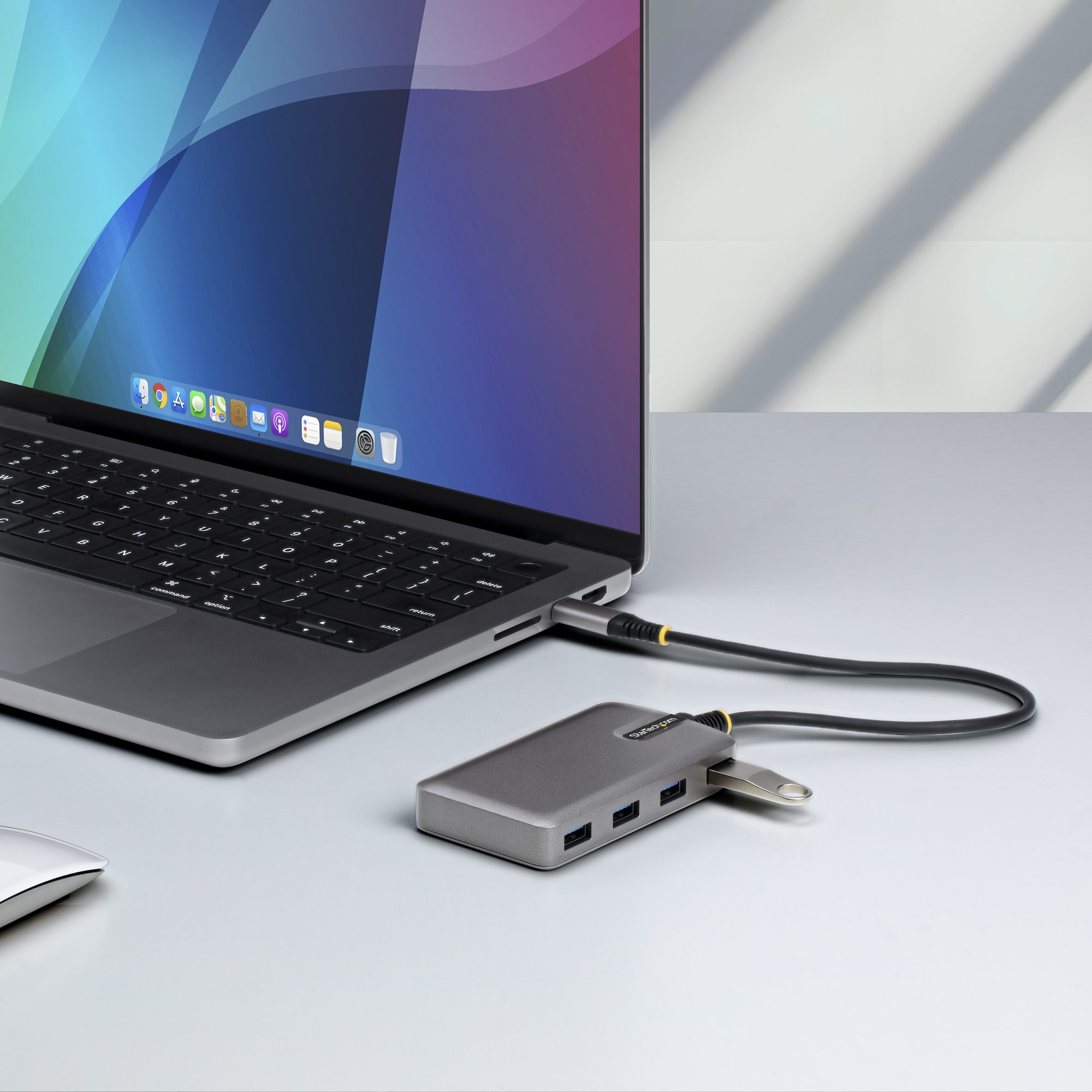 STARTECHCOM 4Port USBC Hub 5Gbps Busbetrieben USBC zu USBA Hub USB CNetzteil Port 30cm Kabel Reisehub USBC auf A Adapter