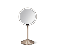 simplehuman Faltspiegel mit Sensor, 12 cm, wiederaufladbar, Edelstahl roségold simplehuman Faltspiegel mit Sensor, 12 cm, wiederaufladbar, Edelstahl roségold