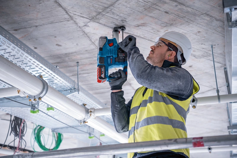 BOSCH Professional GBH 18V-22 Akku-Bohrhammer-Set 18,0 V, mit 2 Akkus