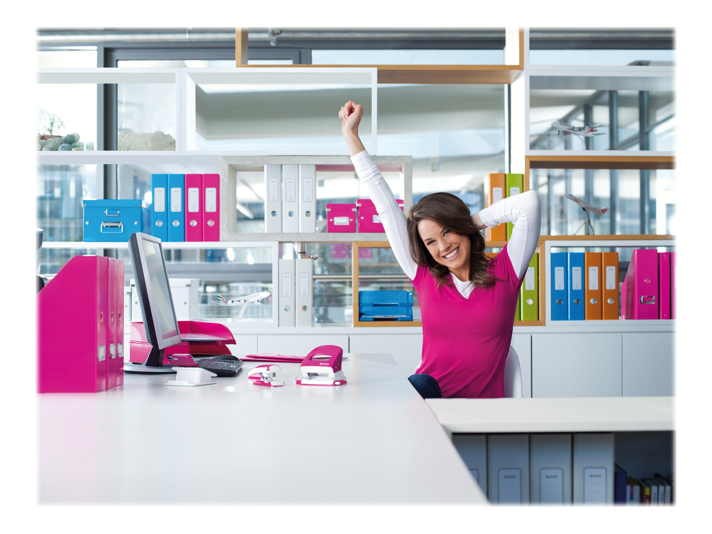 LEITZ Ordner pink Karton 8,0 cm DIN A4
